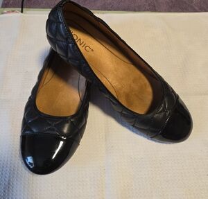 Vionic Black Quilted Women's Loafers